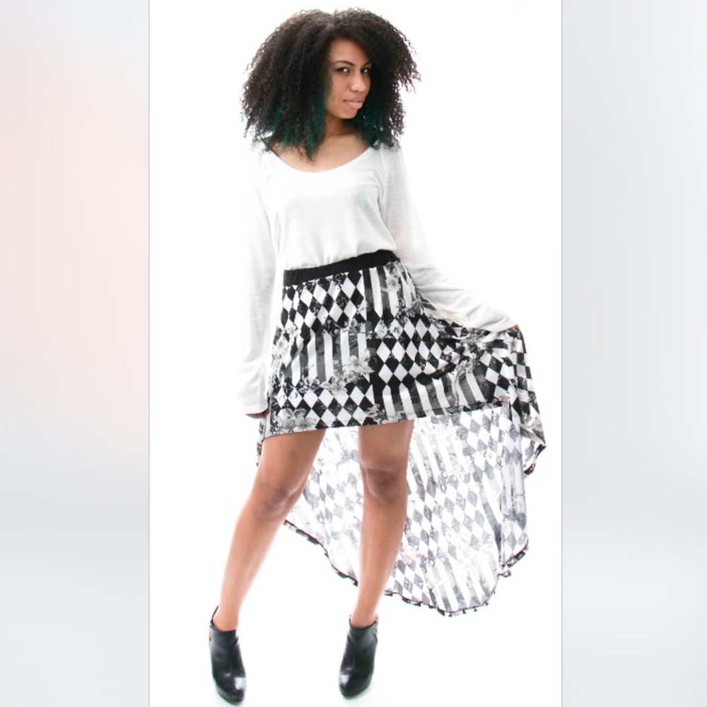 💎Eyanatia Blk/Wht Dazzling Diamond Hi Low Skirt💎